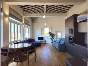 Χώρος καθιστικού στο Santo Stefano - Vista su Castello Medievale