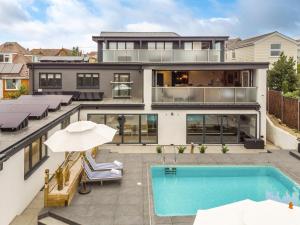 Bassein majutusasutuses 5 Bed in Shanklin oc-s33401 või selle lähedal