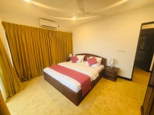 Postel nebo postele na pokoji v ubytování Ocean Front View Luxury Seascape by Andrew Marian IT Company + 20 fotografií