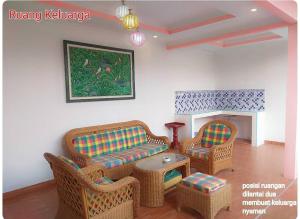 Ảnh trong thư viện ảnh của Puri Cikole Asri Guest House ở Tangkubanperahu