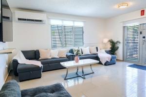 Χώρος καθιστικού στο Aquaville Dorado Moderna Villa 3