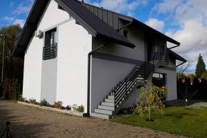 Το κτήριο όπου στεγάζεται  το διαμέρισμα