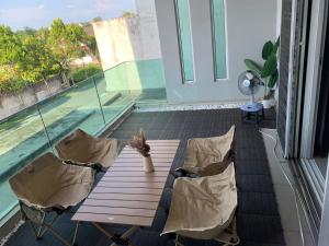 Μπαλκόνι ή βεράντα στο Js Homestay