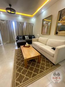 Χώρος καθιστικού στο RIKI R Boca del Mar III Apartment 406