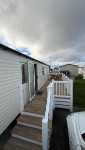 Balkón nebo terasa v ubytování Brand New Holiday Home Robin Hood Holiday Park