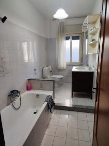 Koupelna v ubytování Appartamento Santa Rita
