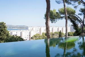 Naturlandskabet i nærheden af villaen