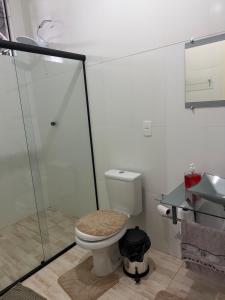 Ένα μπάνιο στο Pousada Aparecida - Quarto 101