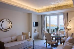 TV a/nebo společenská místnost v ubytování Ydor Hotel & Spa by Sandglass