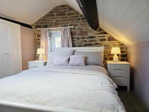 Ένα ή περισσότερα κρεβάτια σε δωμάτιο στο 4 Bed in Buxton oc-s33075