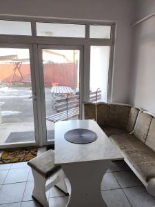 Et opholdsområde på Lend Grand Apartment + 2 billeder