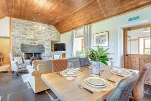 Μια τηλεόραση ή/και κέντρο ψυχαγωγίας στο 1 Bed in Wick oc-b33442