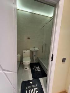 Photo de la galerie de l'établissement Apartments in Tashkent in Alfraganus, à Toshkent-Passajir Bekati 1 autre photo