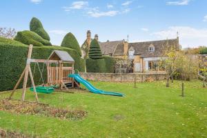 Ο χώρος παιχνιδιού για παιδιά στο 10 Bed in Broadway oc-p33571