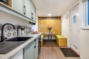 Gallery image of 1 Bed in Wellesbourne - Container 2 in Wellesbourne Hastings