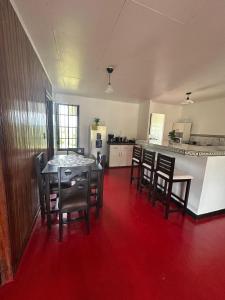 Kuchyň nebo kuchyňský kout v ubytování La casa de Río Celeste