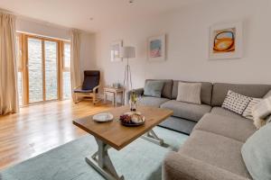 Posezení v ubytování 2 Bed in Porthleven oc-p00890