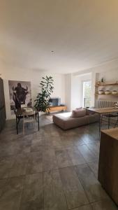 Χώρος καθιστικού στο Sandra House Berbenno