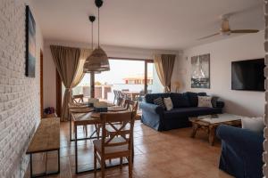 Ruang duduk di Villa Skawi