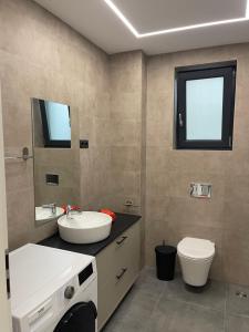 Vannituba majutusasutuses Noah Apartment Self Check-in Otopeni #2