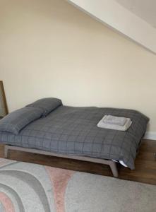 ウォラシーにあるMARLEY MANSIONS APARTMENT Clarendon FT3のベッドが備わる客室です。