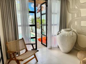 Posezení v ubytování Artful 2BR Villa w Pool & BBQ + 34 fotografií