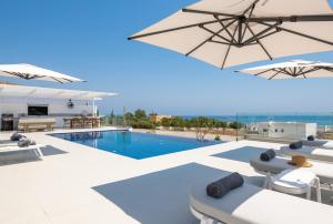 Πισίνα στο ή κοντά στο Lindian Poem Villas