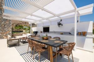 Μια τηλεόραση ή/και κέντρο ψυχαγωγίας στο Lindian Poem Villas