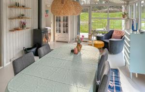 Posezení v ubytování Lovely Home In Fjerritslev With Wifi