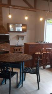 Køkken eller tekøkken på Casa Espaçosa e Confortável