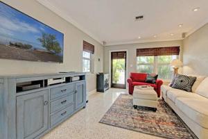 Χώρος καθιστικού στο Private & Haven-ly Pool Home On Boating Canal