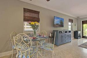 Φωτογραφία από το άλμπουμ του Private & Haven-ly Pool Home On Boating Canal στο Κι Γουέστ