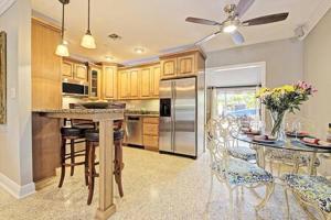 Η κουζίνα ή μικρή κουζίνα στο Private & Haven-ly Pool Home On Boating Canal