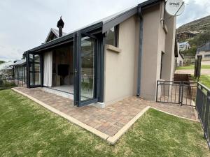 Nespecifikovaný výhled na hory nebo výhled na hory při pohledu z apartmánu