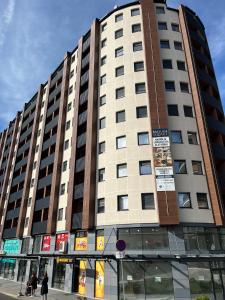 Το κτήριο όπου στεγάζεται  το διαμέρισμα