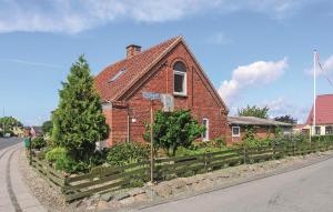 Budova, kde se prázdninový dům nachází + 16 fotografií