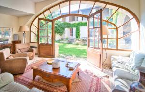 Posezení v ubytování Awesome Home In Nages Et Solorgues