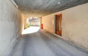 Billede fra billedgalleriet på 3 Bedroom Lovely Apartment In Uzès i Uzès