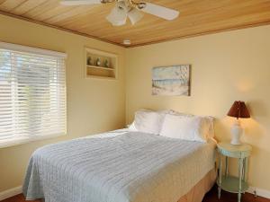 Ένα ή περισσότερα κρεβάτια σε δωμάτιο στο Englewood Escape – Pet Friendly + Heated Pool +16 φωτογραφίες