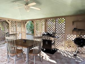 Φωτογραφία από το άλμπουμ του Englewood Escape – Pet Friendly + Heated Pool σε Englewood