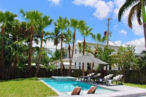 The swimming pool at or close to Fox Private Resort-heated Pool, Spa-downtown&beach
