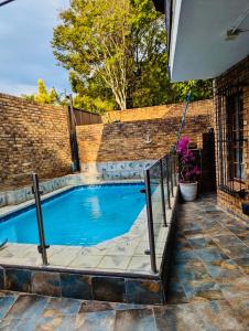 Hồ bơi trong/gần Goldpot Faerie Glen near Sun Bet Arena