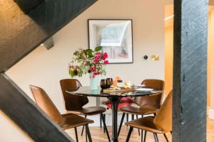 Fotografie z fotogalerie ubytování The West Wing at Hillthorpe Manor with Gardens & Private Hot Tub v destinaci East Hardwick