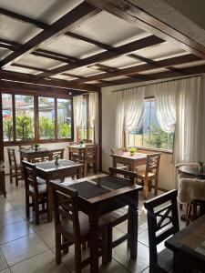 Restaurace v ubytování Pousada Quatro Estações Gravatal