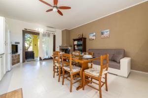 TV a/nebo společenská místnost v ubytování Villa Veronica Villasimius