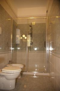 Kylpyhuone majoituspaikassa BnB DonnaLaura