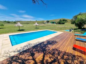 Bazén v ubytování Sierra Pacífica nebo v jeho okolí