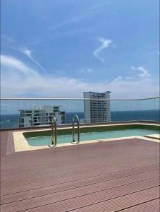 Общий вид на море или вид на море из апартаментов/квартиры +23 фотографии