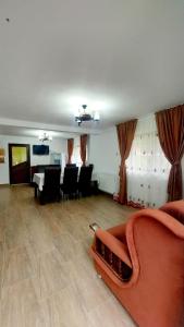 Foto dalla galleria di Căşuţa LA CUCU a Vadu Moţilor