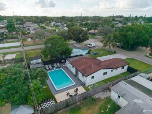 Πισίνα στο ή κοντά στο Heated Pool Home - Mini Golf & Soccer & Firepit